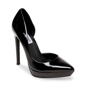 STEVE MADDEN BLACK PATENT HEELS - SIZE 8